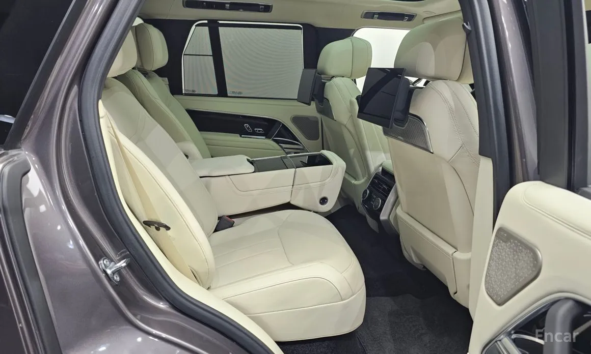 Land Rover Range Rover 2022 P550E AB