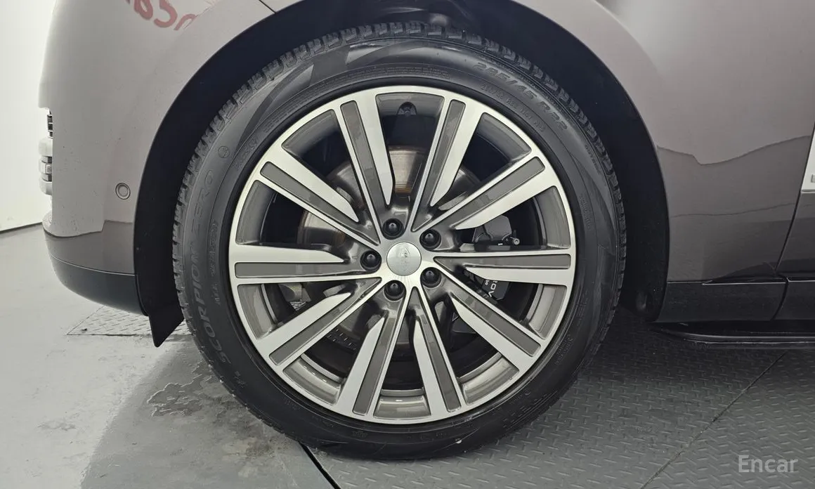 Land Rover Range Rover 2022 P550E AB