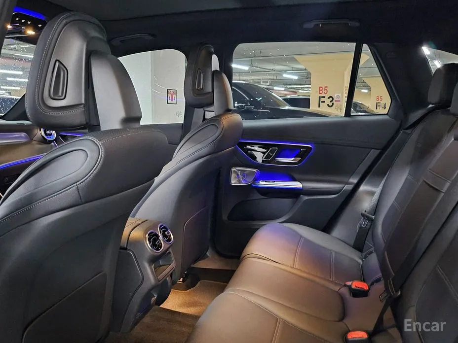 Mercedes-Benz GLC-Class 2023 GLC 300 4MATIC Avantgarde