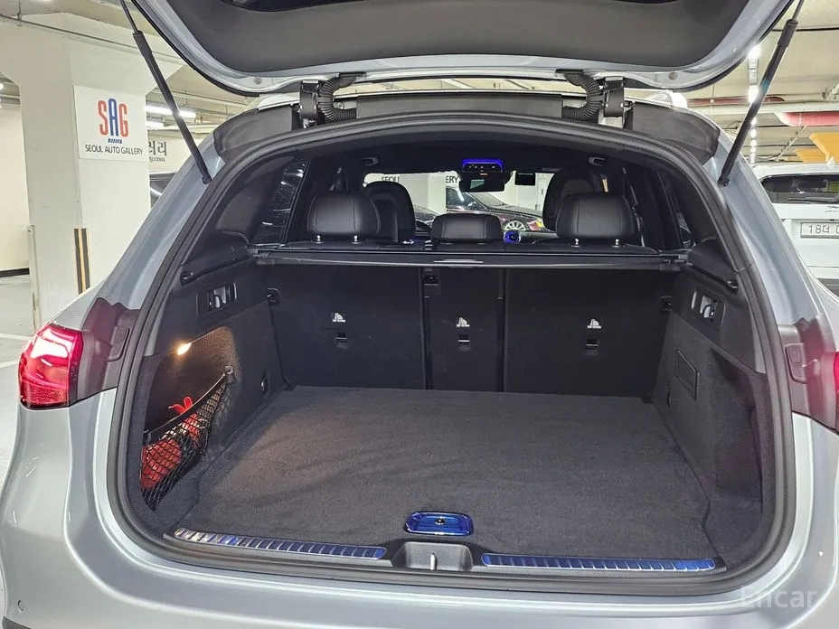 Mercedes-Benz GLC-Class 2023 GLC 300 4MATIC Avantgarde