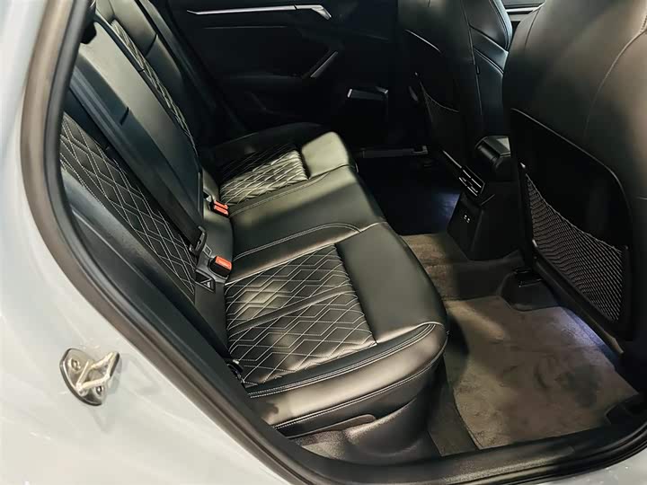 Audi A3 2025 2025款 A3L Limousine 35TFSI 飞驰尊享型