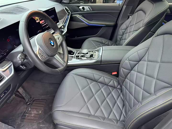 BMW X5 2024 2024款 xDrive 40Li 尊享型黑焰限量版