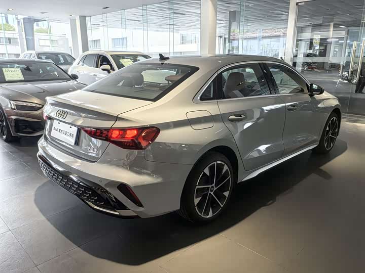 Audi A3 2025 2025款 A3L Limousine 35TFSI 飞驰尊享型