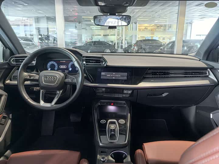 Audi A3 2025 2025款 A3L Limousine 35TFSI 飞驰尊享型