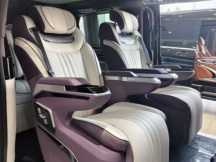 Mercedes-Benz Vito 2024 2024款 2.0T 商务版 7座