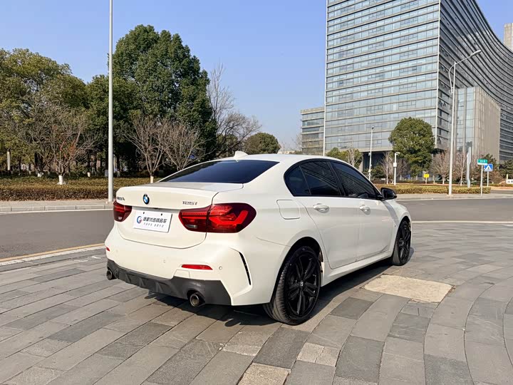 BMW 1 Series 2023 2023款 125i M运动曜夜版