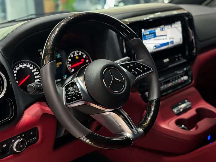 Mercedes-Benz Vito 2024 2024款 2.0T 商务版 7座