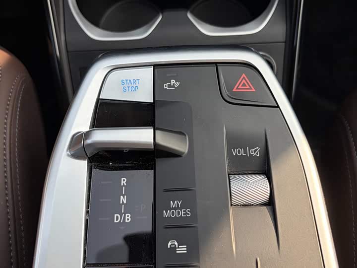 BMW iX1 2025 2025款 eDrive25L X设计套装