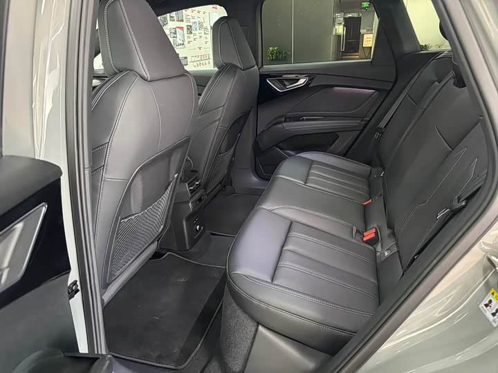 Audi Q4 e-tron 2024 2024款 50 e-tron quattro 创境曜夜版