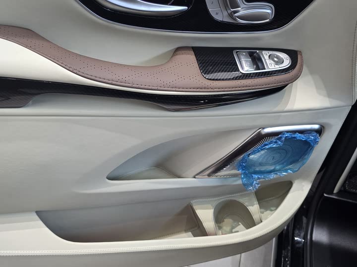 Mercedes-Benz V-Class 2024 2024款 V 300 L 长轴距豪华版