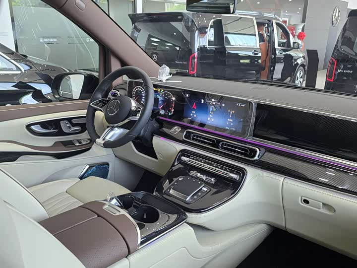 Mercedes-Benz V-Class 2024 2024款 V 300 L 长轴距豪华版