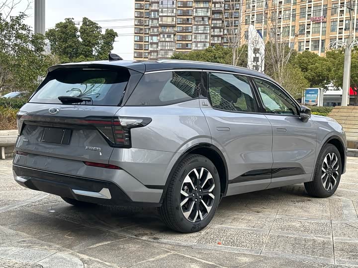 Ford Edge 2025 2025款 锐界L 2.0T EcoBoost E混动四驱七座至尊型