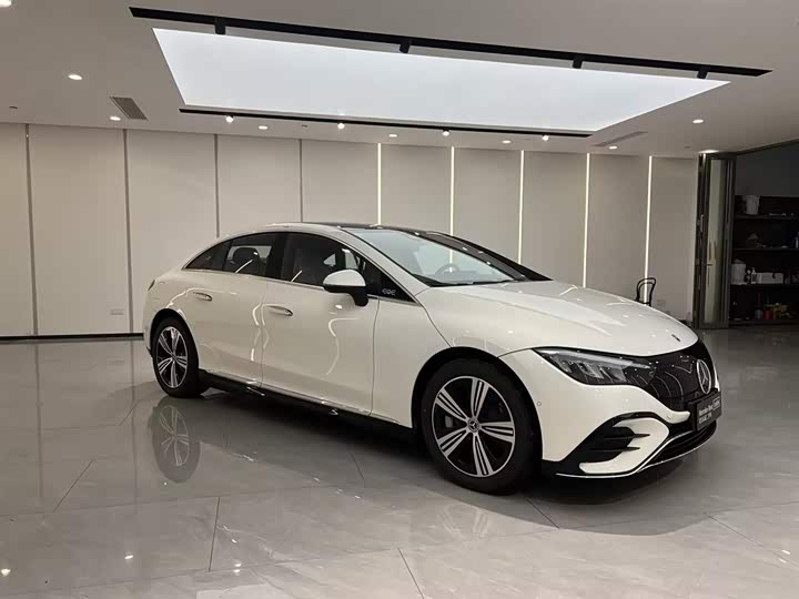 Mercedes-Benz EQE 2025 2025款 500 4MATIC 豪华版