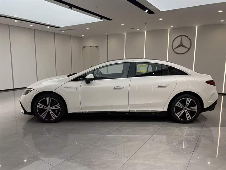 Mercedes-Benz EQE 2025 2025款 500 4MATIC 豪华版