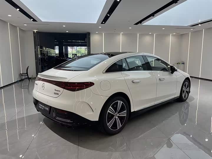 Mercedes-Benz EQE 2025 2025款 500 4MATIC 豪华版