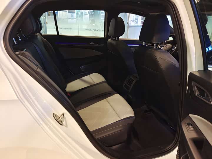 Volkswagen Golf 2025 2025款 改款 300TSI R-Line