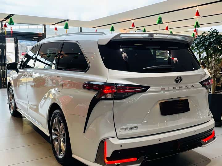 Toyota Sienna 2024 2024款 2.5L混动 舒适版