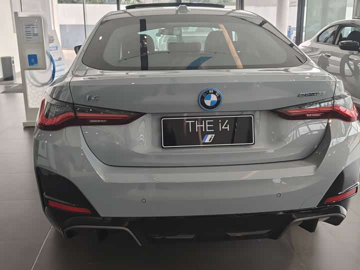 2025 BMW i4