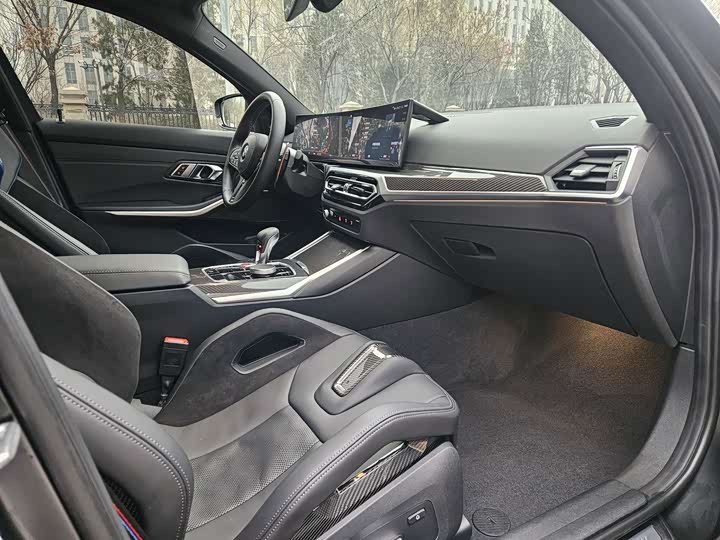 BMW M3 2023 2023款 M3四门轿车 M xDrive 雷霆版