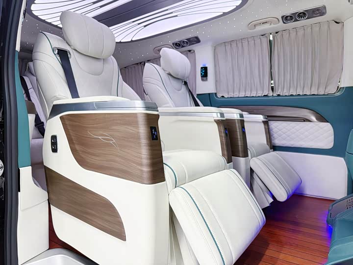 Mercedes-Benz Vito 2024 2024款 2.0T 精英版 7座