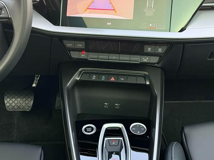 Audi A3 2025 2025款 A3L Limousine 35TFSI 飞驰尊享型