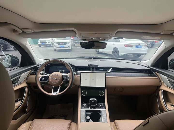 Jaguar XF L 2024 2024款 2.0T P250 两驱尊享豪华版