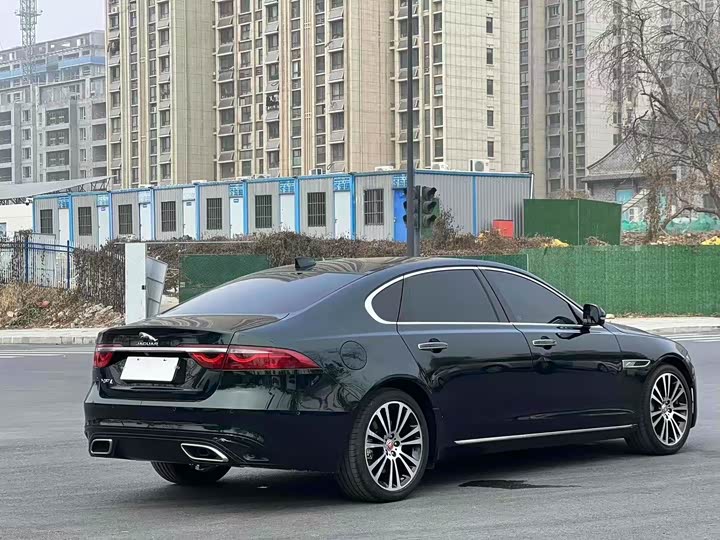 Jaguar XF L 2024 2024款 2.0T P250 两驱尊享豪华版