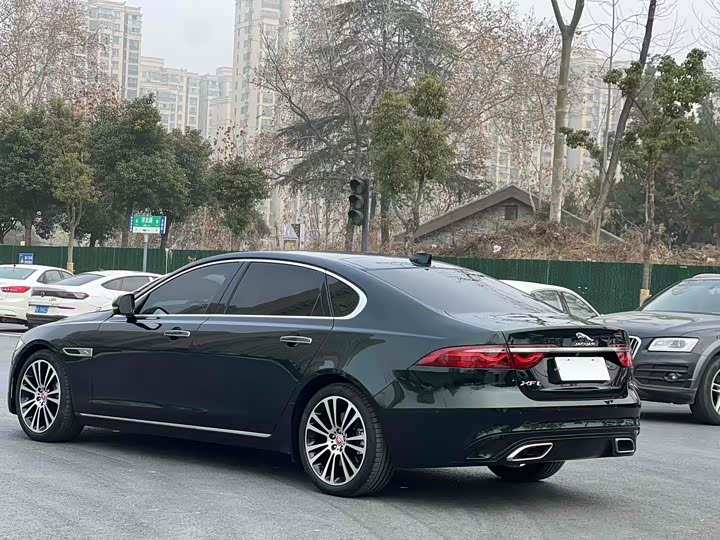 Jaguar XF L 2024 2024款 2.0T P250 两驱尊享豪华版