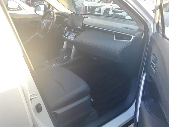 Toyota Corolla Cross 2024 2024款 2.0L 智能电混双擎 精英版