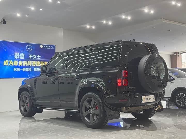 Land Rover Defender 2025 2025款 110 3.0T P400 X-Dynamic HSE