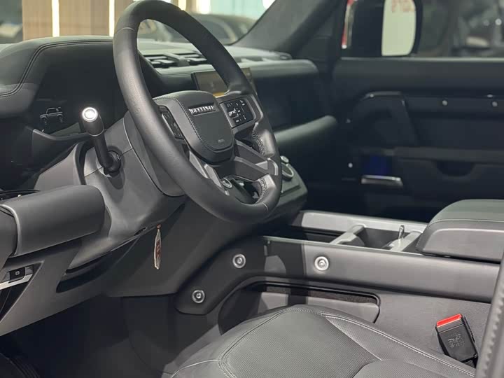 Land Rover Defender 2025 2025款 110 3.0T P400 X-Dynamic HSE