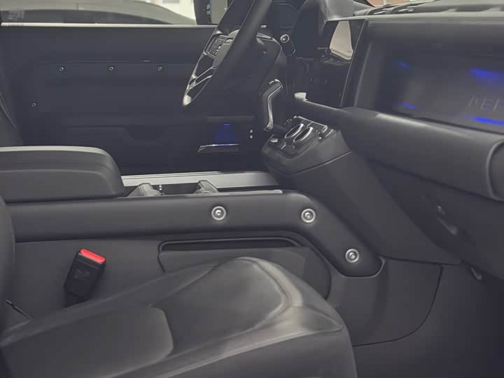 Land Rover Defender 2025 2025款 110 3.0T P400 X-Dynamic HSE