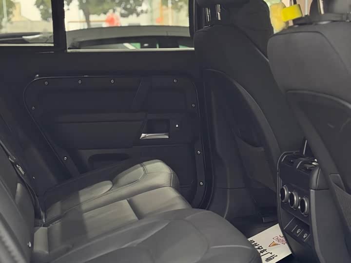 Land Rover Defender 2025 2025款 110 3.0T P400 X-Dynamic HSE