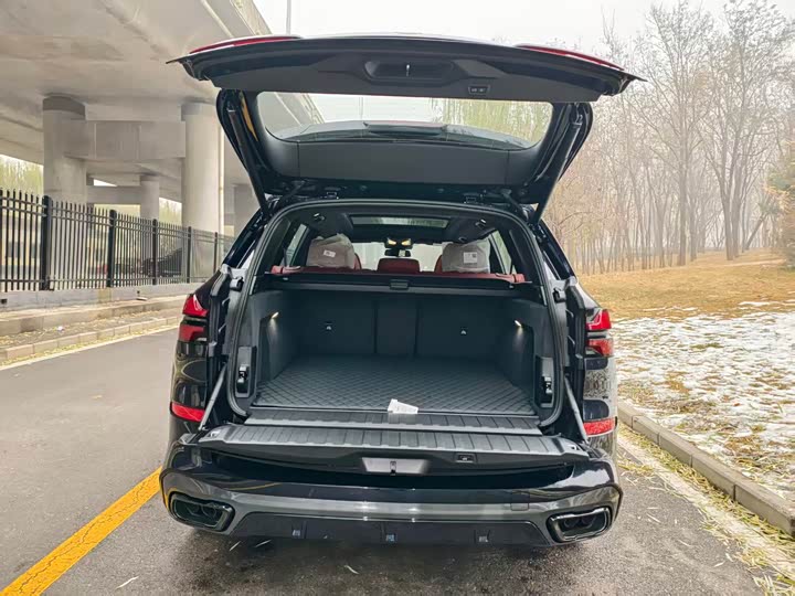 BMW X5 2026 2026款 xDrive 40Li M运动曜夜套装