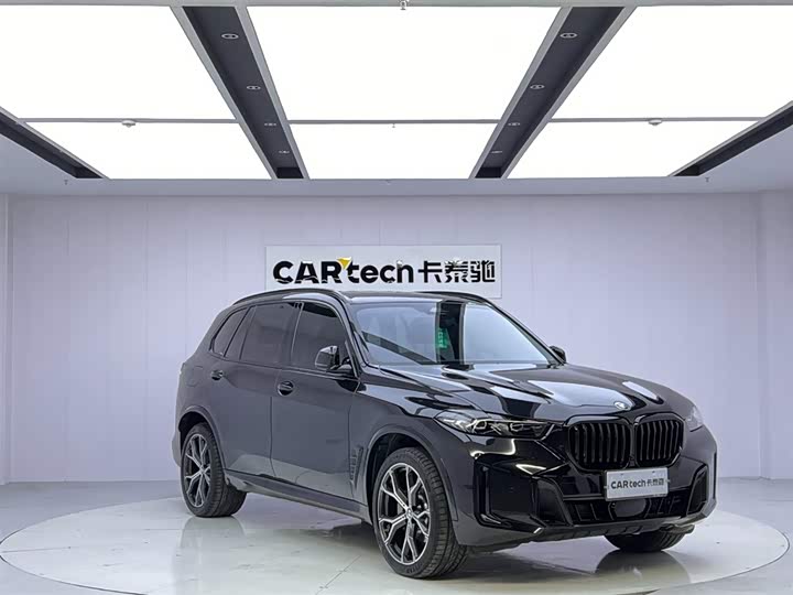 BMW X5 2025 2025款 xDrive 30Li 尊享型M运动曜夜套装