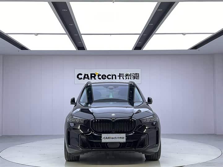 BMW X5 2025 2025款 xDrive 30Li 尊享型M运动曜夜套装