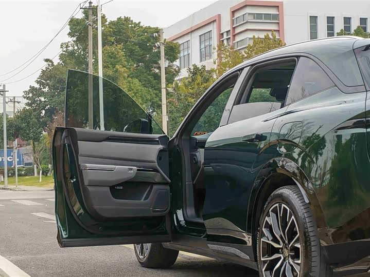 Zeekr 7X 2025 2025款 75kWh 后驱智驾版