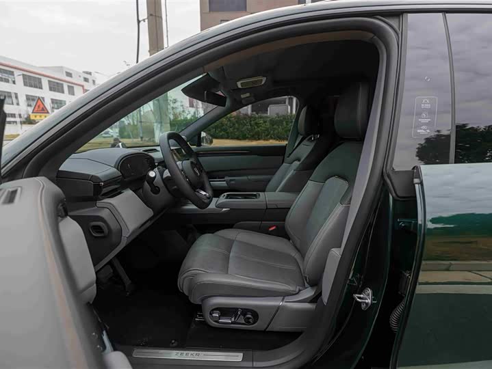 Zeekr 7X 2025 2025款 75kWh 后驱智驾版