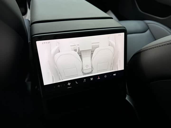 Tesla Model 3 2025 2025款 改款 长续航全轮驱动版