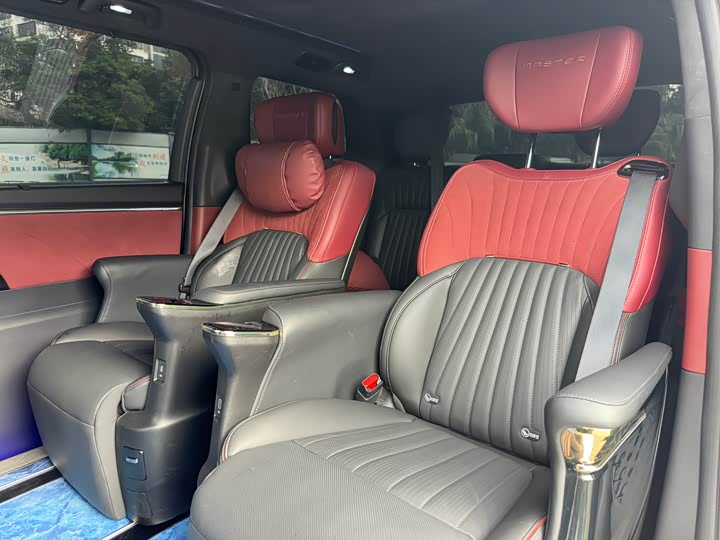 GAC Trumpchi M8 2025 2025款 宗师系列 超级混动版