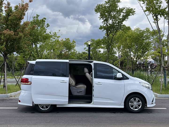 Maxus G10 2021 2021款 2.0T 手动精英版 柴油 7座