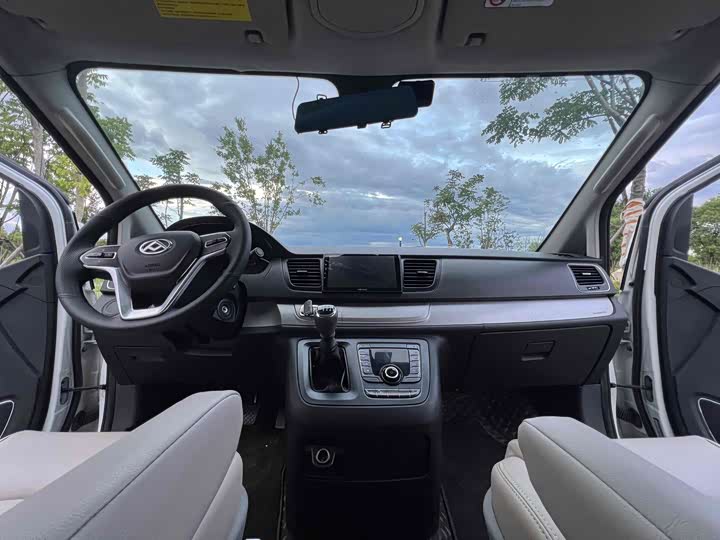 Maxus G10 2021 2021款 2.0T 手动精英版 柴油 7座