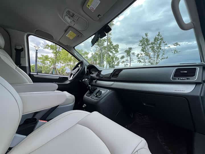 Maxus G10 2021 2021款 2.0T 手动精英版 柴油 7座