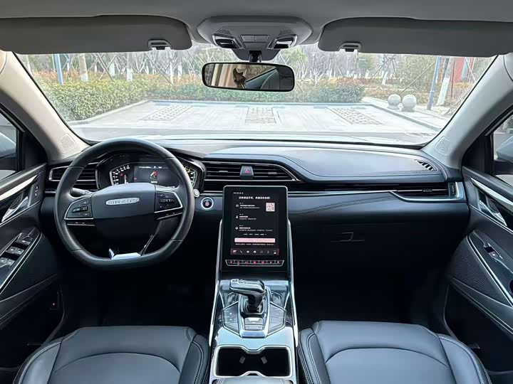 Maxus Euniq 6 2021 2021款 1.3T PLUG IN MATE 潮享版