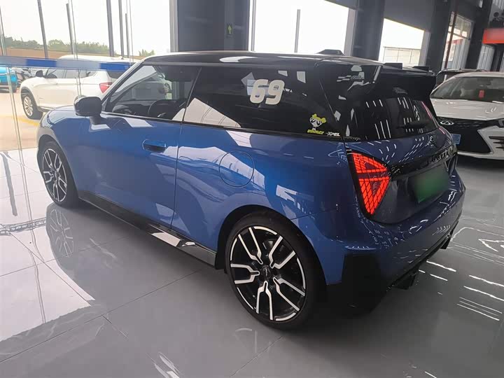 Mini Cooper 2024 2024款 452km COOPER SE 赛车手