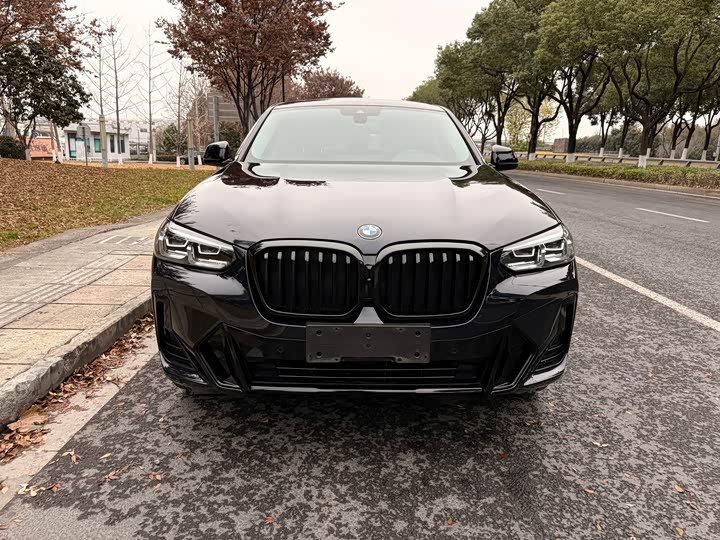 2022 BMW X4