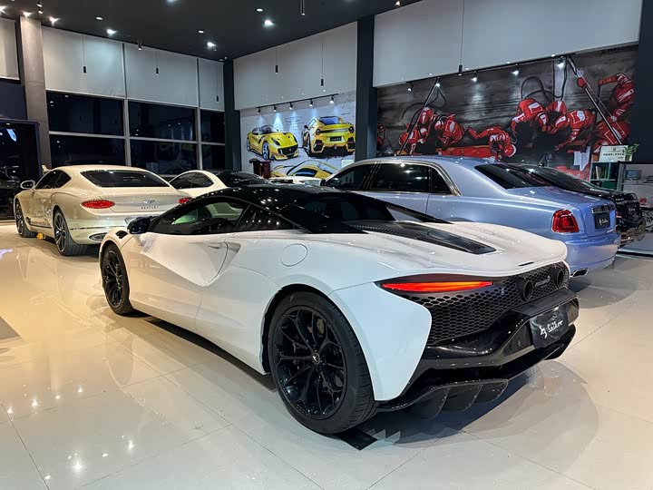 McLaren Artura 2023 2023款 3.0T Hybrid 标准型