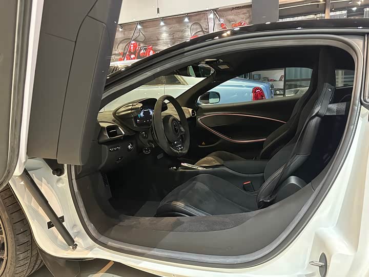 McLaren Artura 2023 2023款 3.0T Hybrid 标准型