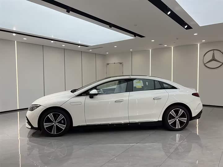 Mercedes-Benz EQE 2025 2025款 500 4MATIC 豪华版