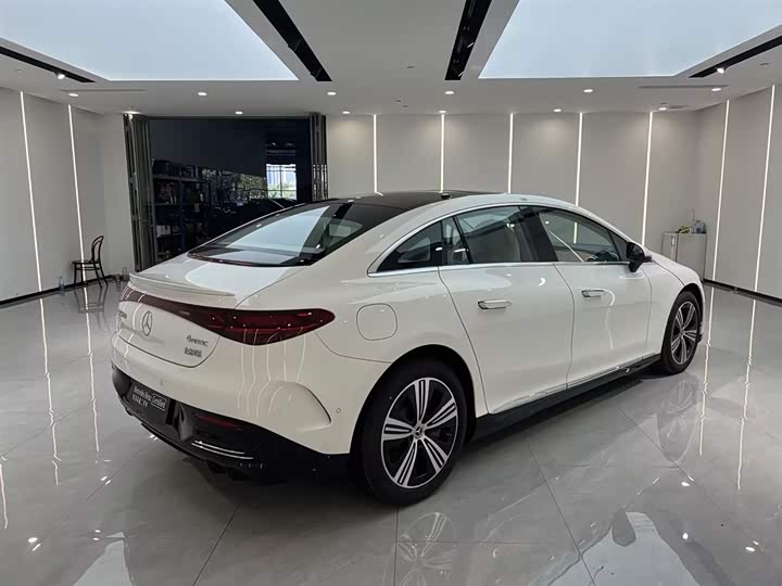 Mercedes-Benz EQE 2025 2025款 500 4MATIC 豪华版